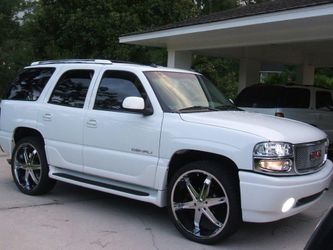 non smoker 2005 GMC Yukon Denali