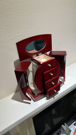 Jewelry box