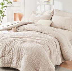 HYMOKEGE Beige Oversized King Comforter Set Seersucker 7 Pieces, All Season