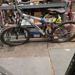 Mongoose 26 Inch Bicycle 