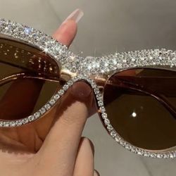 NWT Luxury Rhinestone Fashion Sunglasses 
