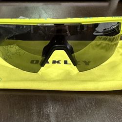 Brand New Oakley Sphaera Sunglasses