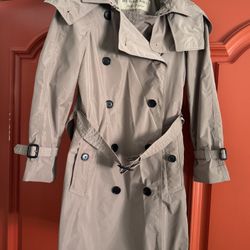 Burberry's Trench Coat  Womens  