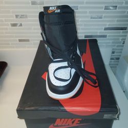 Nike Air Jordan 1 Retro High OG Electro Orange are Brand New with Receipt. Comes with OG everything. Shoes NEW with BOX