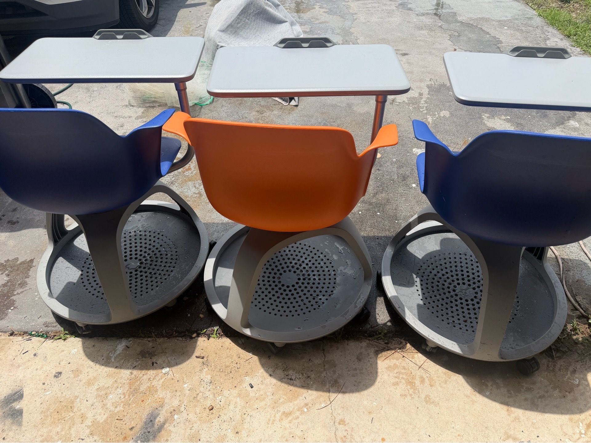 desks (3 total)