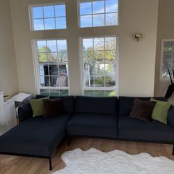 Large 2 Piece Sectional Sofa Couch - Like New!