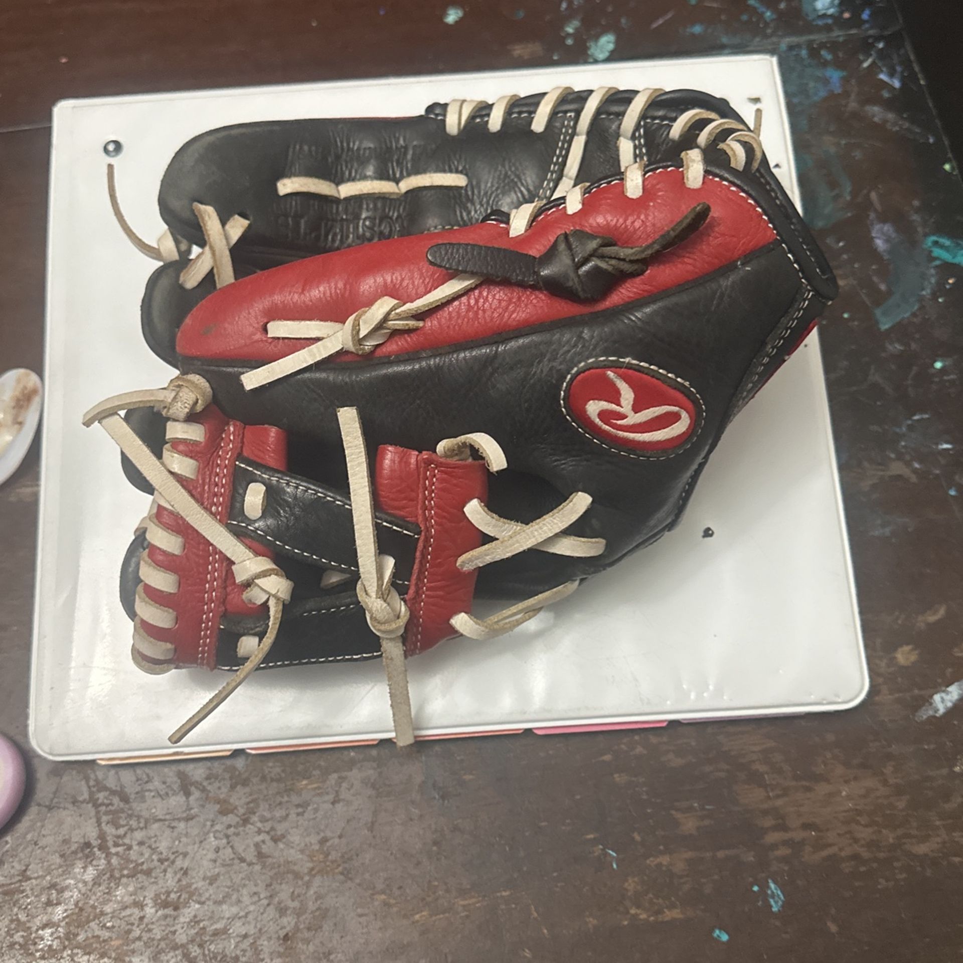 Rawlings Baseball Glove