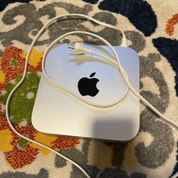 M1 Mac Mini With Keyboard And Trackpad