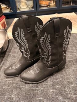 Black Western Cowboy Boots with Embroidery