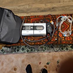 QUITLY CAPABLE EASY-BREATHE MOTOR
The S9's Easy-Breathe motor lowers average radiated sound levels to just 24dBA. In addition ResMed has reduced condu