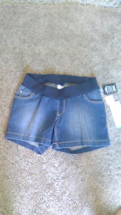 Maternity shorts