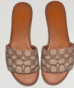 COACH SLIDES. Size  8 /
1 2