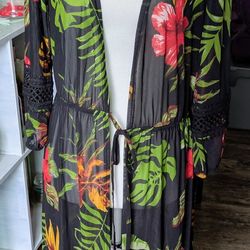 Ember Sheer Embroidered Sleeves Maxi – Size Large
Elegant sheer maxi by Ember with delicate embroidery and an open front silhouette. Features long sle