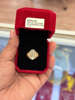Size 7 14kt YG Ladies Cluster Diamond Ring 7.7g