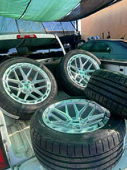 20x10 Wheels And Tires 255/40/20