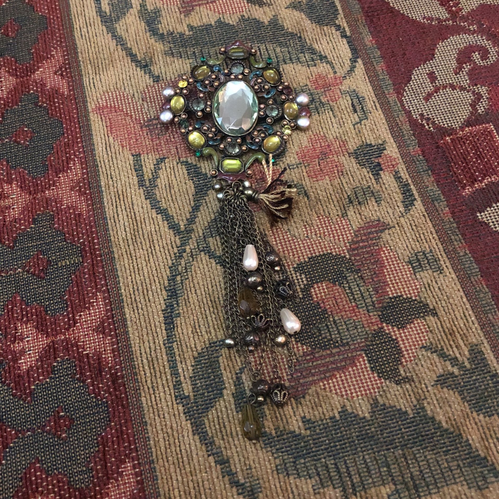 Vintage rhinestone and pearl brooch