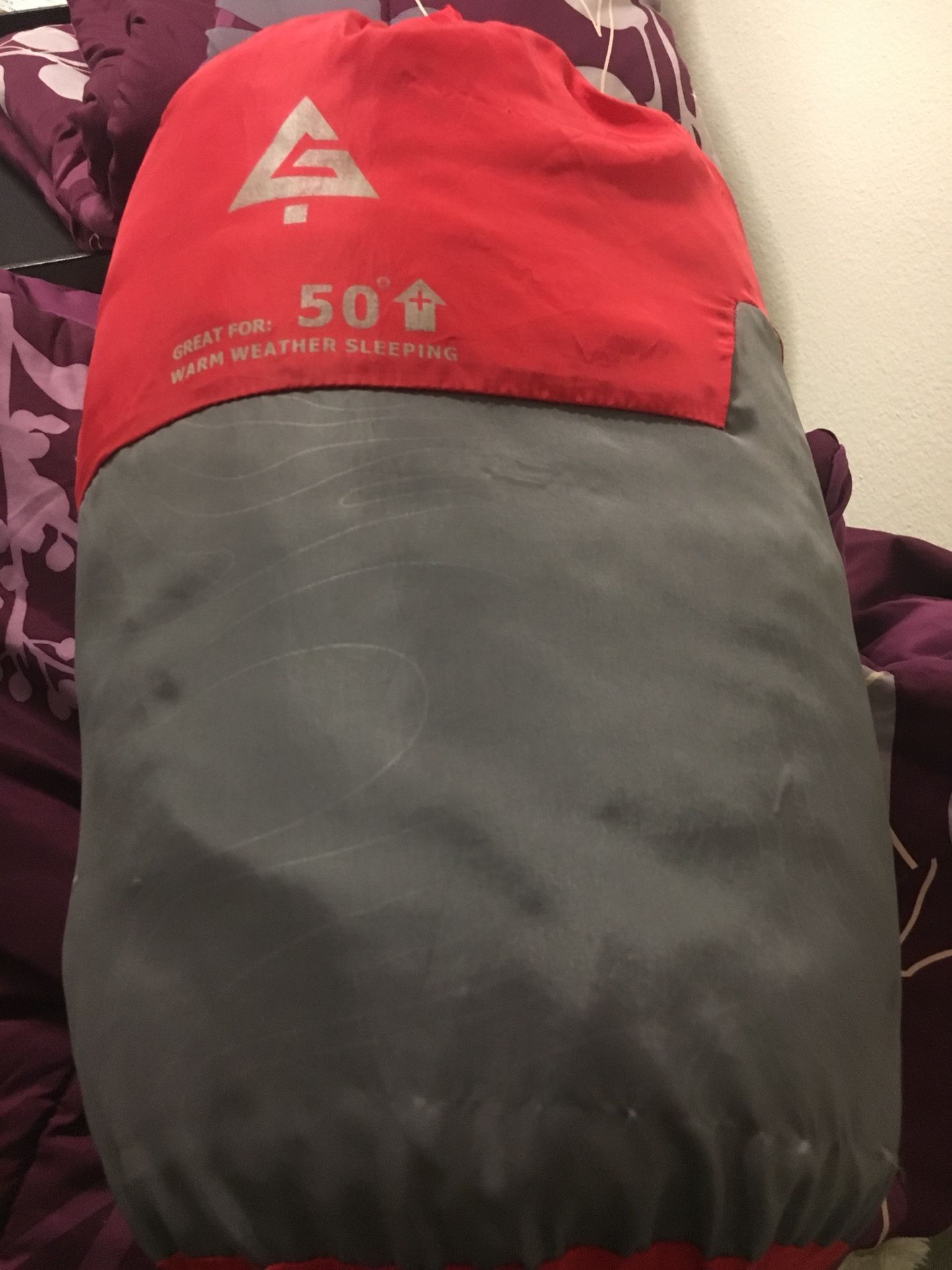 Sleeping bag (the zipper doesn’t work) kids size