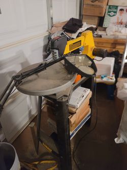 Dewalt Scroollsaw With Stand And Blades