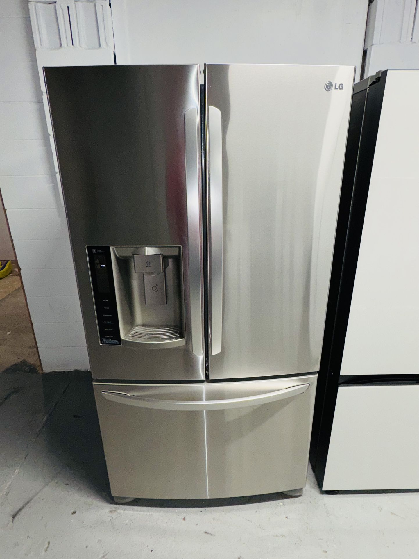 LG refrigerator stainless steel 36x69x29 one receipt for 60 days warranty