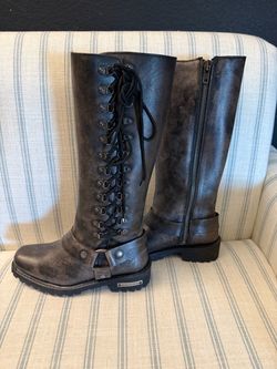 Women’s Milwaukee leather boots size 8 new condition