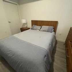 Queen Platform Bed W/ Casper Mattress