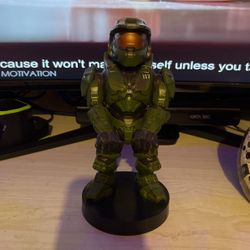 Cable Guy Master Chief smartphone or controller mount