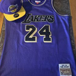Lakers Jersey and Cap