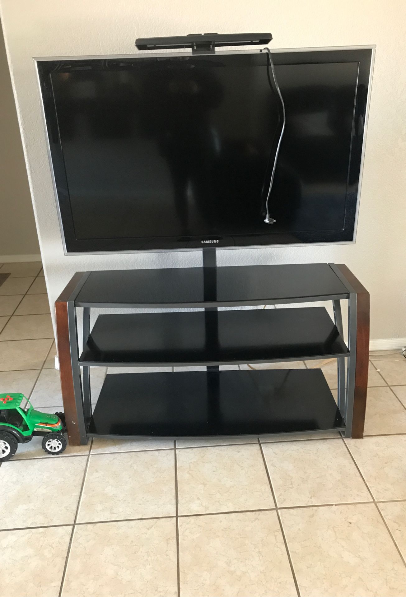 TV w/ TV Stand