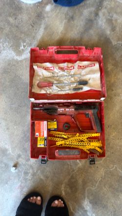 Hilti DX E72 Powder Actuated Nail Gun Kit w/ Case & Loads