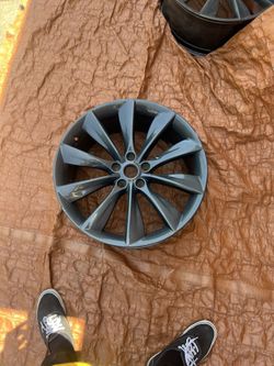 Tesla Rims/Jaguar Rim