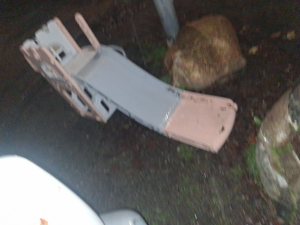Free Kids Slide