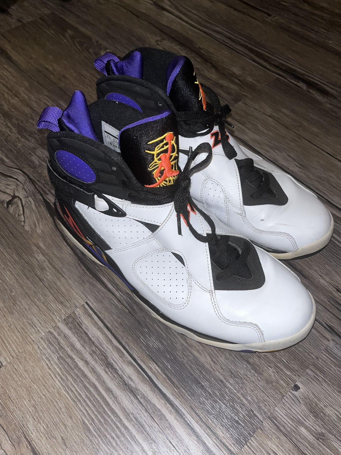 Jordan 8 Three Peat Size 9.5 Men display picture 1