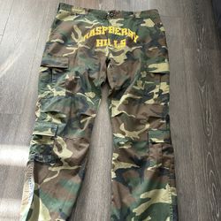 Gv Gallery Camo Pants