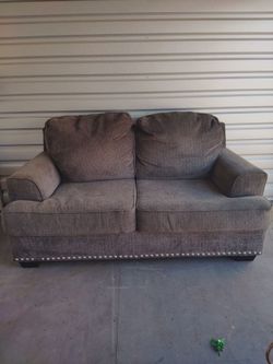 Love seat 75$