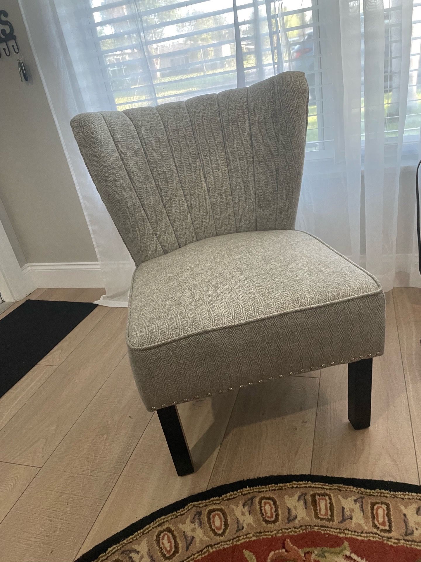 2 decorating chairs