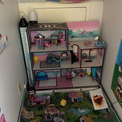 Doll House 