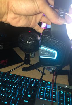 Blue snow ball + gaming headset