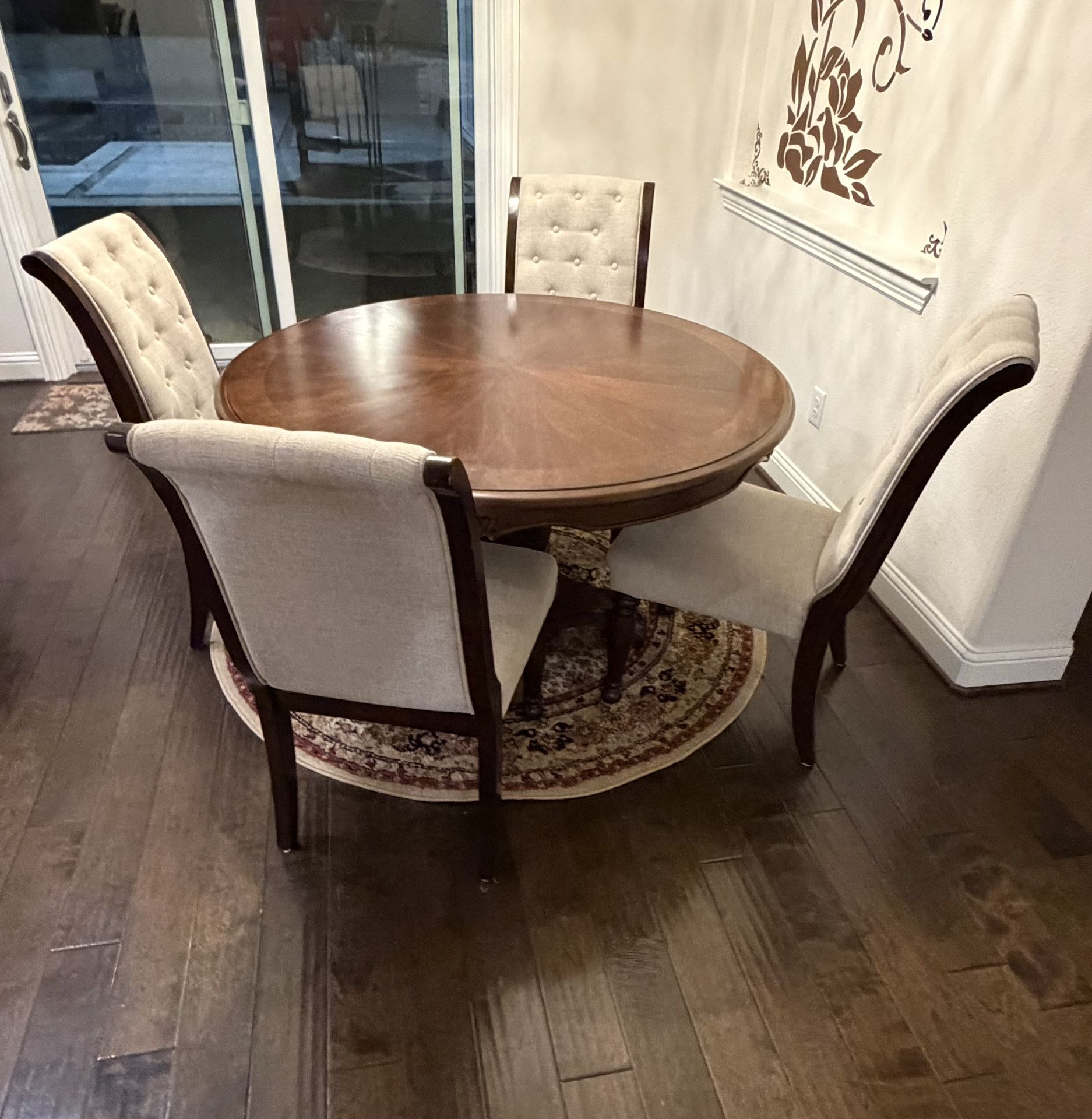 Breakfast Table With 4 Chairs