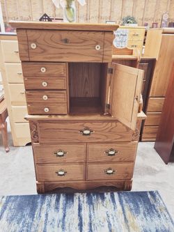 CHARMING DRESSER 