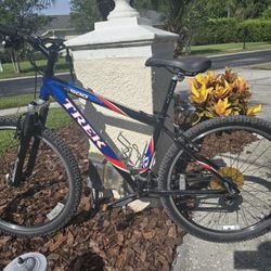 Trek 4500 Mountain Bike - Like New