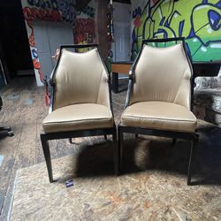 Beige cushion chairs *2 
