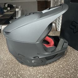Fox Racing 2022 Youth V1 Helmet With MIPS - Matte