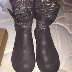 UGG boots New size 7-7.5