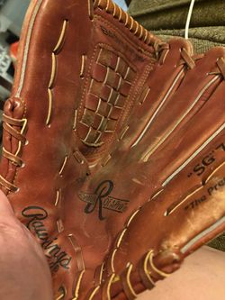 Catcher glove