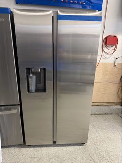 Side-by-side refrigerator