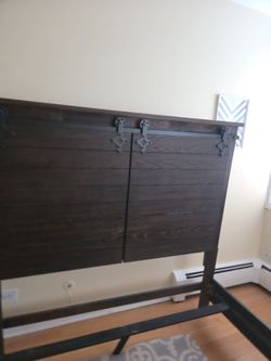 Head Board " Queen " RUSTIC"