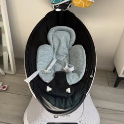 4 Moms Mamaroo Baby Swing 