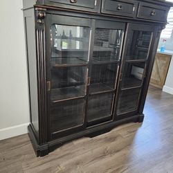 China Cabinet 
