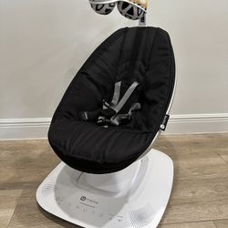 4moms MamaRoo Baby Swing - LIKE NEW!!!