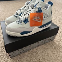 Jordan 4 Military Blue Size 9 Brand New